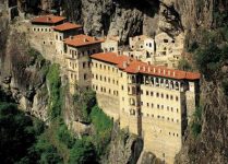 Монастырь Панагия Сумела в Турции